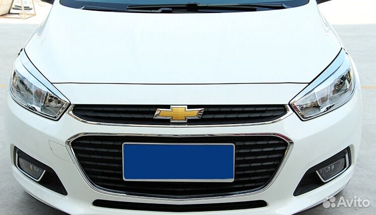Хромированные накладки на передние фары Chevrolet