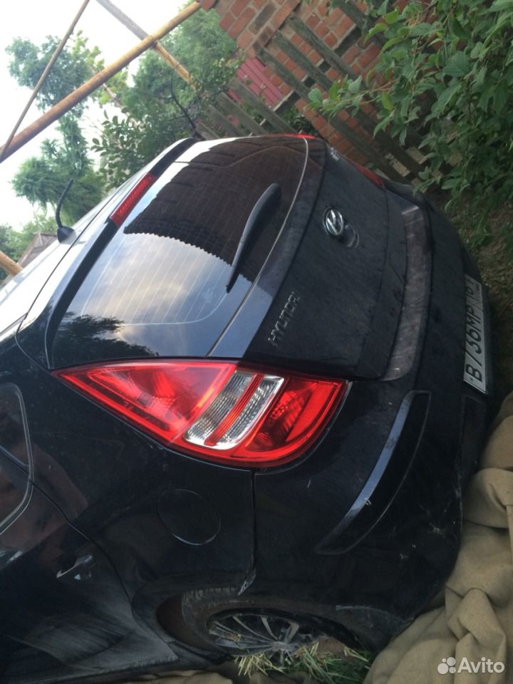 Hyundai i30 1.4 МТ, 2010, хетчбэк, битый