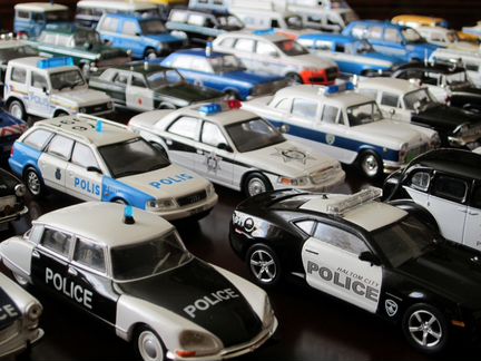 Полицейские машины мира