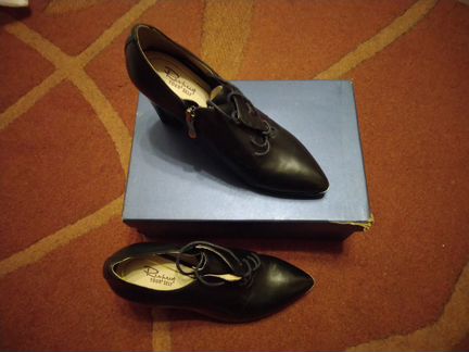 Женские чёрные кожаные туфли