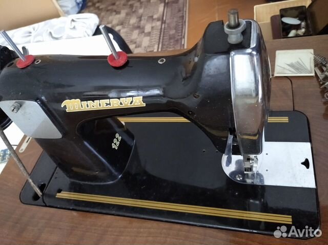 Швейная машина Минерва 122