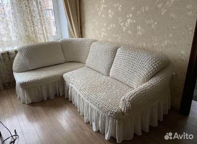 Чехлы на угловые диваны, с оборкой и без