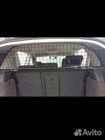 Разделительная перегородка багажника