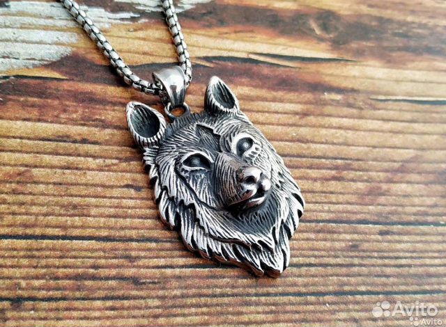 Подвеска волк, клык