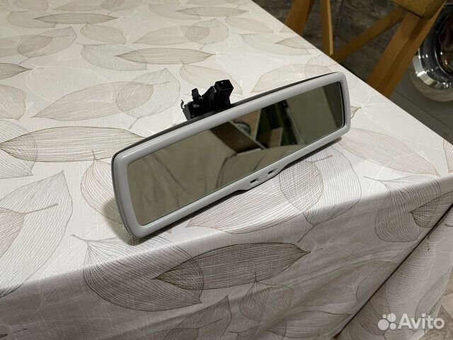 Зеркало заднего вида с автозатемнением