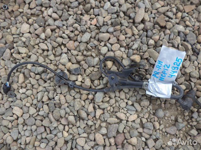 Датчик abs передний правый Toyota Platz NCP12