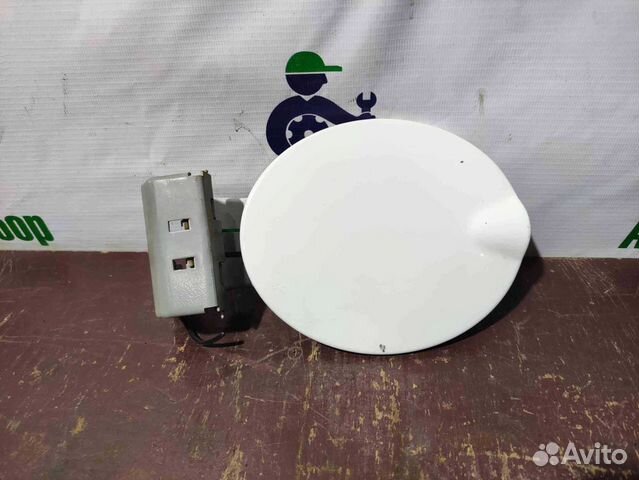 Лючок бензобака ваз (LADA) Granta белый