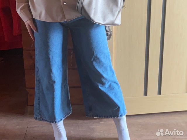 Светло голубые джинсы bershka