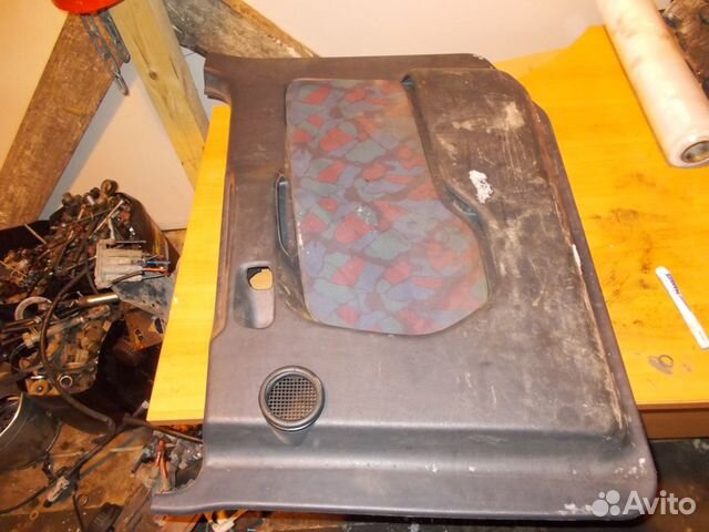 Обшивка двери правая мерседес актрос мп1