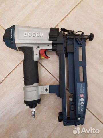 Нейлеры (гвоздезабиватели) Bosch, Metabo