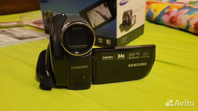 Видеокамера Samsung VP-DX105i