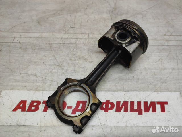 Поршень шатун Mazda 323 Familia BJ5P ZL 2000