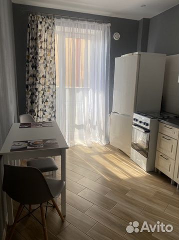 

1-к. квартира, 36 м², 4/10 эт.