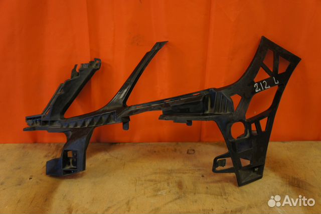 Кронштейн бампера левый Mercedes W212 дорест