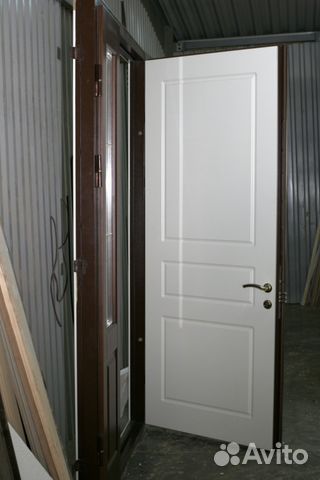 Двери стальные с отделкой мдф классического вида