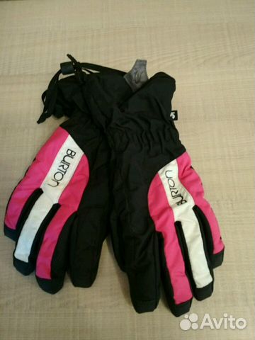 Большой выбор перчаток для сноуборда и лыж Burton Большой выбор перчаток для сноуборда и лыж Burton