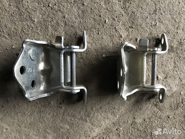 Lexus LX470 toyota LC100 петли крышки багажника Lexus LX470 toyota LC100 петли крышки багажника