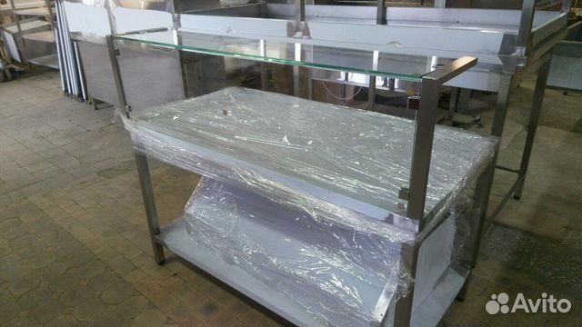 Стол из нержавейки с витриной Стол из нержавейки с витриной