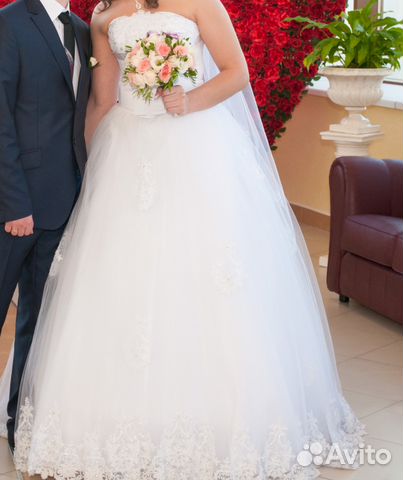 Свадебное платье, в придачу фата и бижутери Свадебное платье, в придачу фата и бижутери