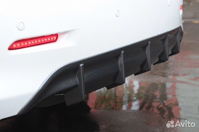 Накладка на бампер (диффузор) для Toyota Camry v50