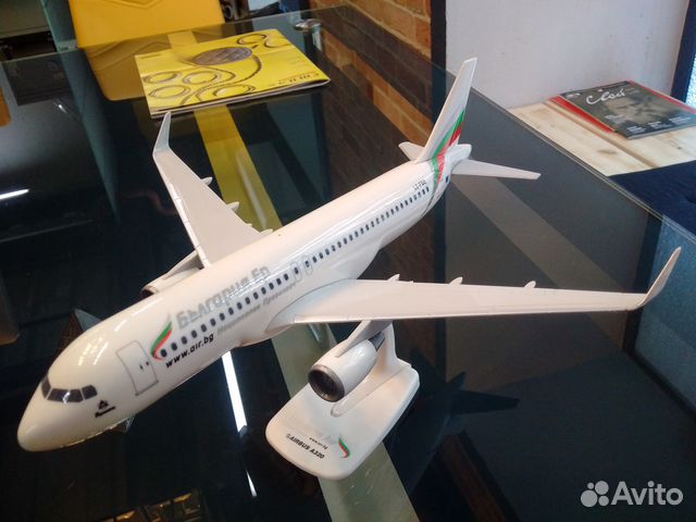 Модель самолета Airbus на выставку и офис