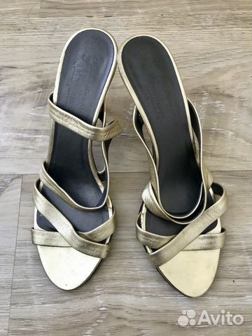 Золотистые босоножки Donna Karan (пр-во Италия) Золотистые босоножки Donna Karan (пр-во Италия)