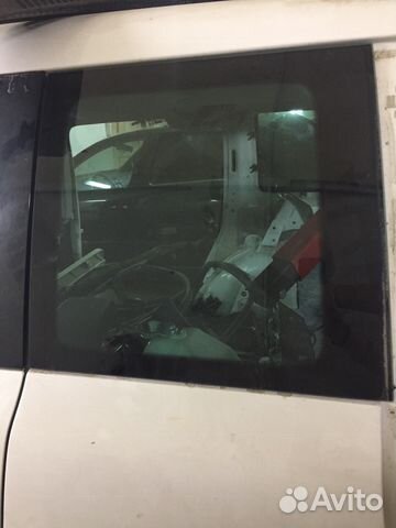 Заднее стекло левое правое Шкода Йети