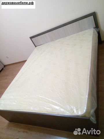 Кровать