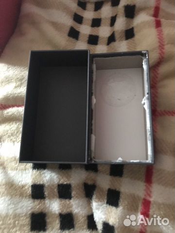 Коробка от айфона 8