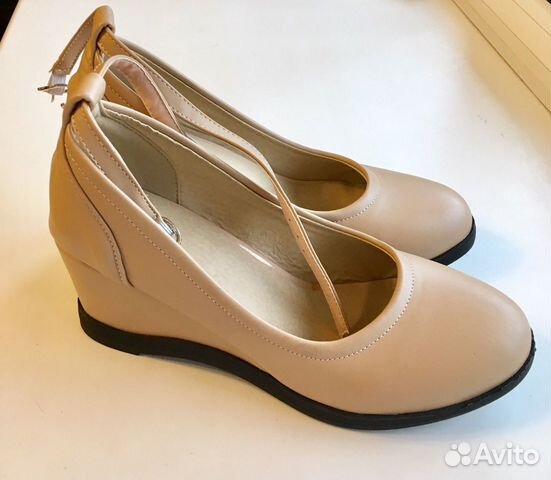 Новые женские бежевые туфли 37 размер Новые женские бежевые туфли 37 размер