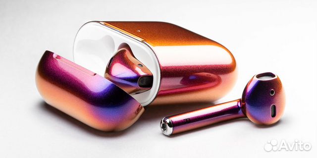Наушники AirPods2 с беспроводным зарядным футляром Наушники AirPods2 с беспроводным зарядным футляром