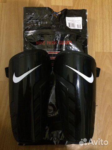 Футбольные щитки Nike Футбольные щитки Nike