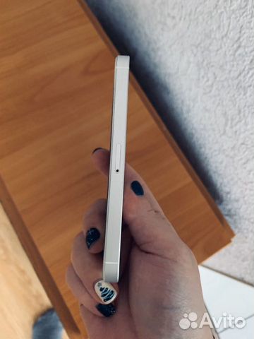 Телефон iPhone