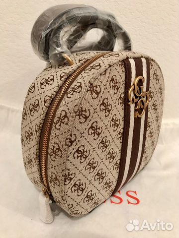 Новая оригинальная сумка-рюкзак Guess Новая оригинальная сумка-рюкзак Guess