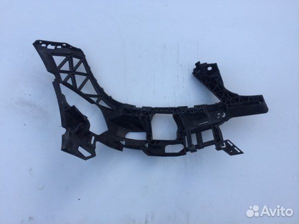 Кронштейн бампера левый Mercedes C250 W204 1.8