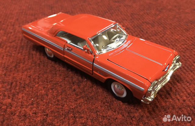 Модель автомобиля 1:38 Chevrolet Impala 1964г
