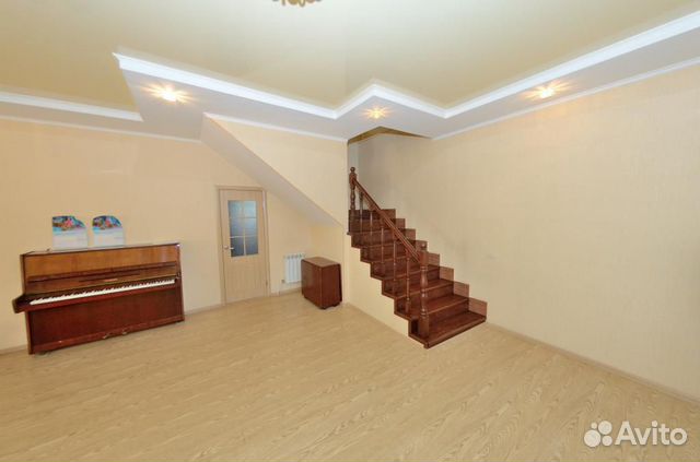 Коттедж 214.2 м² на участке 9.8 сот.