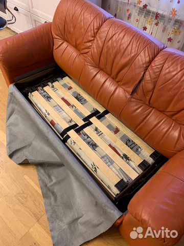 Диван кожаный удобный
