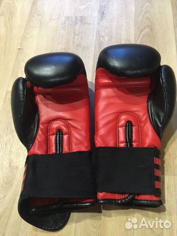 Боксерские перчатки adidas 10-onz Боксерские перчатки adidas 10-onz