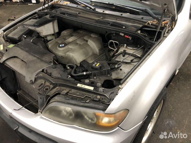 В разборе BMW X5 E53 рестайлинг 4.4 N62B44A АКПП