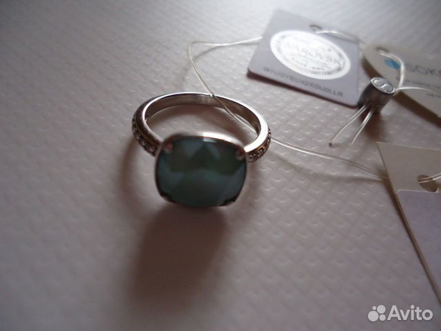 Серебряное кольцо с кристаллом Swarovski