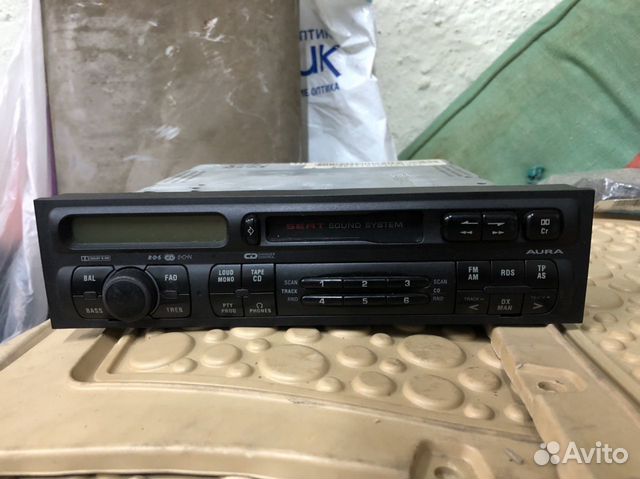 Оригинальная магнитола и CD-changer seat