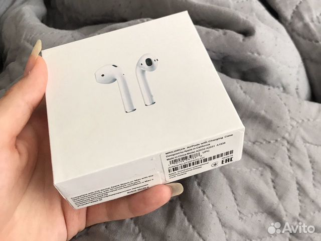 Беспроводные наушники AirPods Беспроводные наушники AirPods