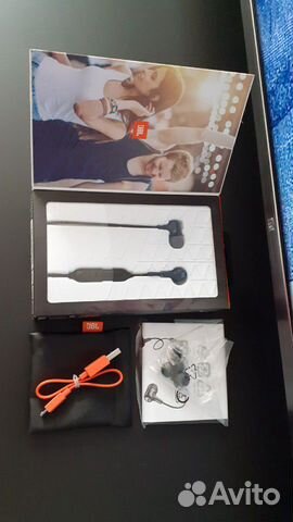 Беспроводные наушники JBL live 25 bt