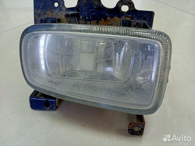 Фара противотуманная правая Mazda 323 Фара противотуманная правая Mazda 323