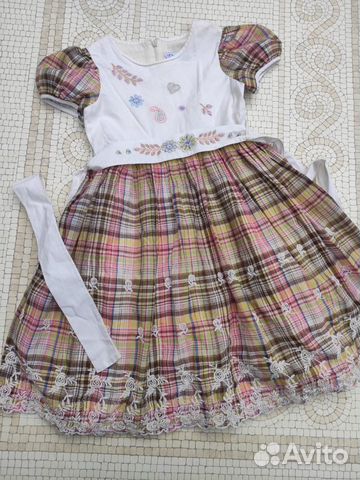 Нарядное платье с вышивкой для девочки р. 4-5 лет Нарядное платье с вышивкой для девочки р. 4-5 лет