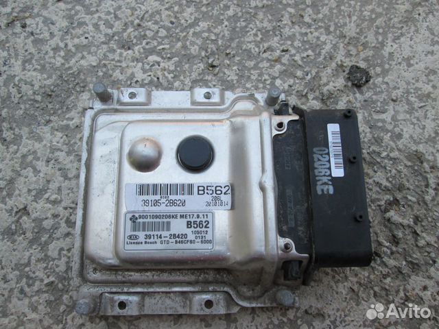 Блок управления двигателя на KIA серато 1.6 2010