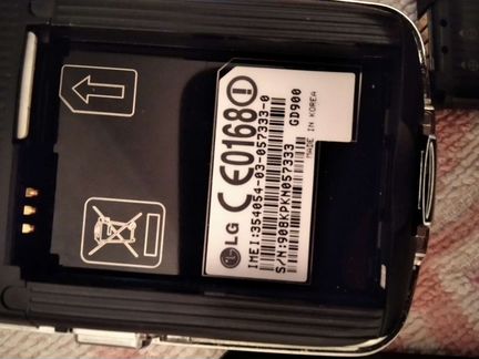 Телефон LG GD900