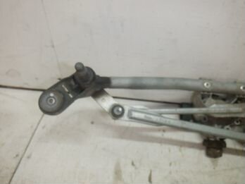 Трапеция стеклоочистителя Рено Sandero 2