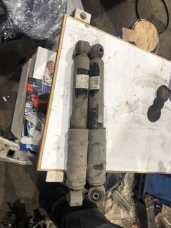 Разборка Опель Астра Н Комплект задних амортизатор